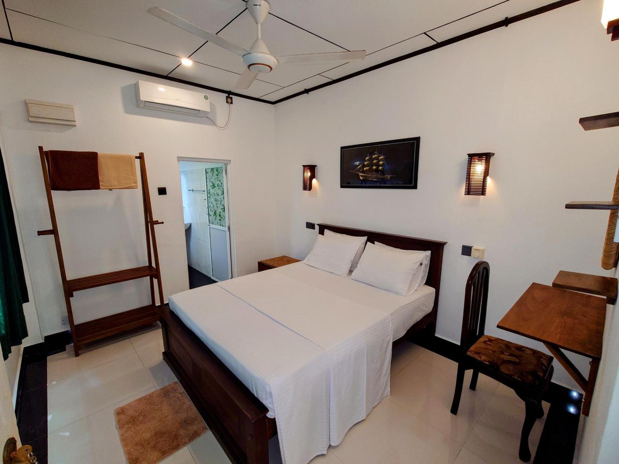The Whitegates Lodge Уелигама Екстериор снимка